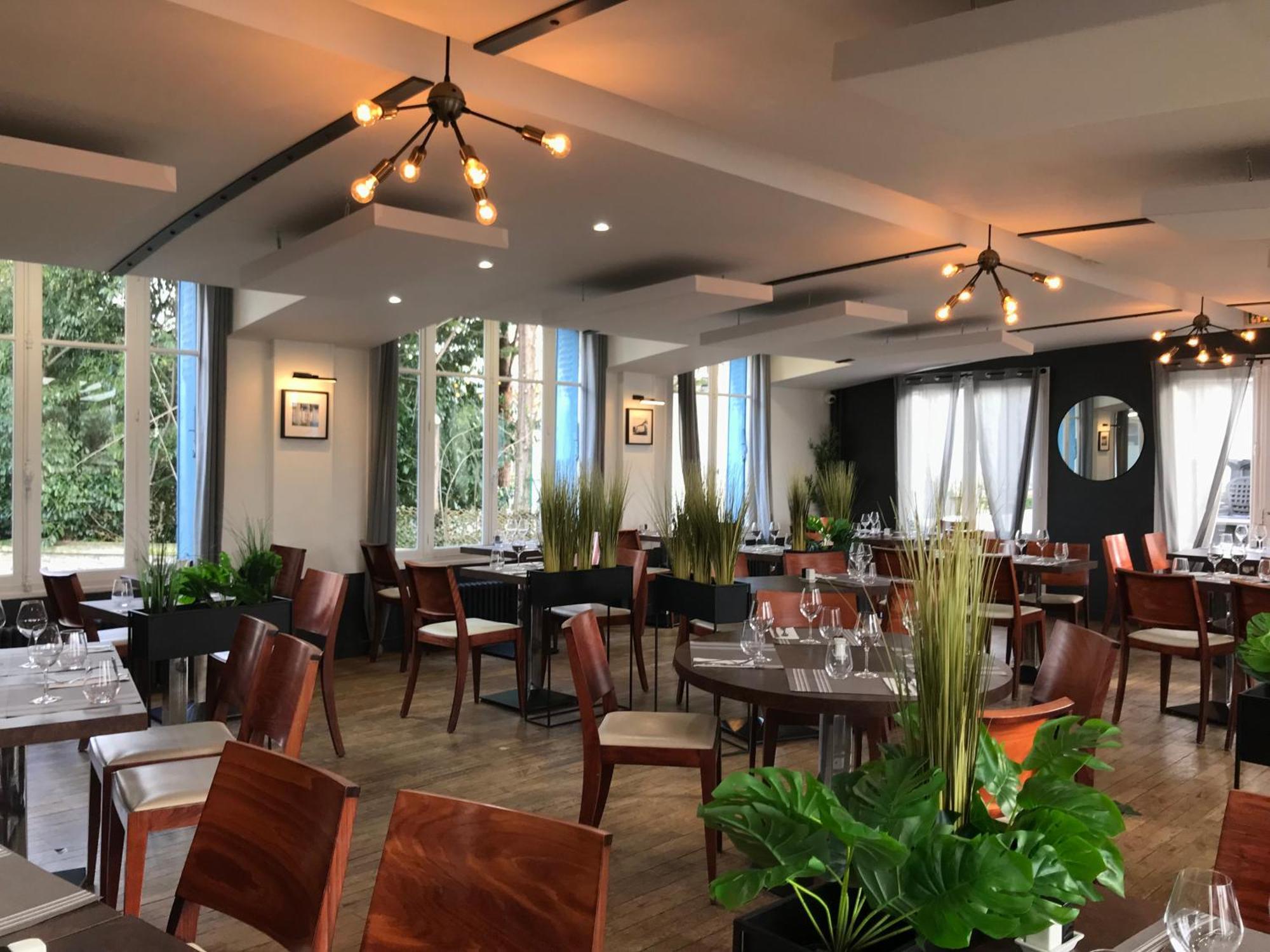 Logis Hotel & Restaurant - Les Bords De Seine ลาโรช-กูยง ภายนอก รูปภาพ
