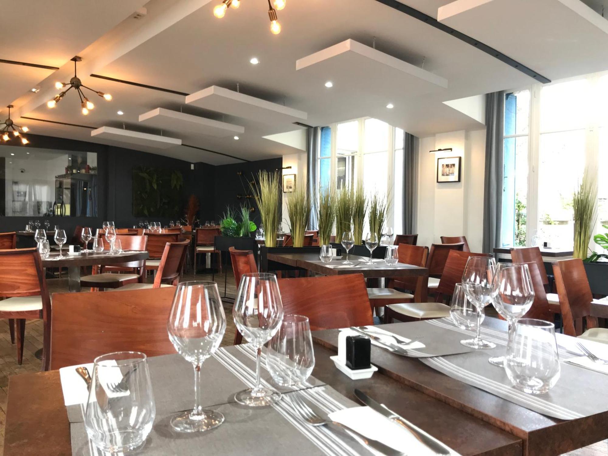 Logis Hotel & Restaurant - Les Bords De Seine ลาโรช-กูยง ภายนอก รูปภาพ