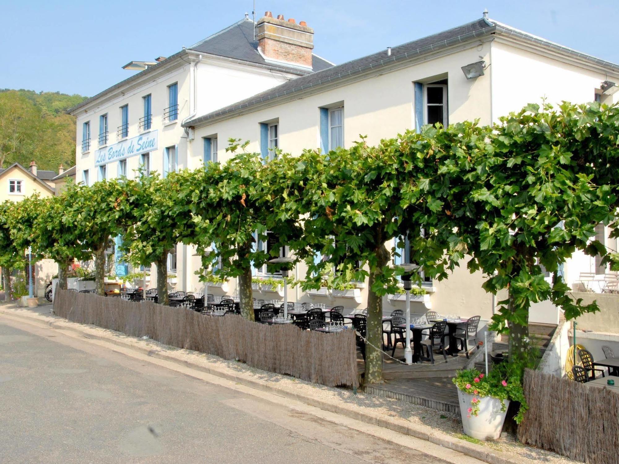 Logis Hotel & Restaurant - Les Bords De Seine ลาโรช-กูยง ภายนอก รูปภาพ