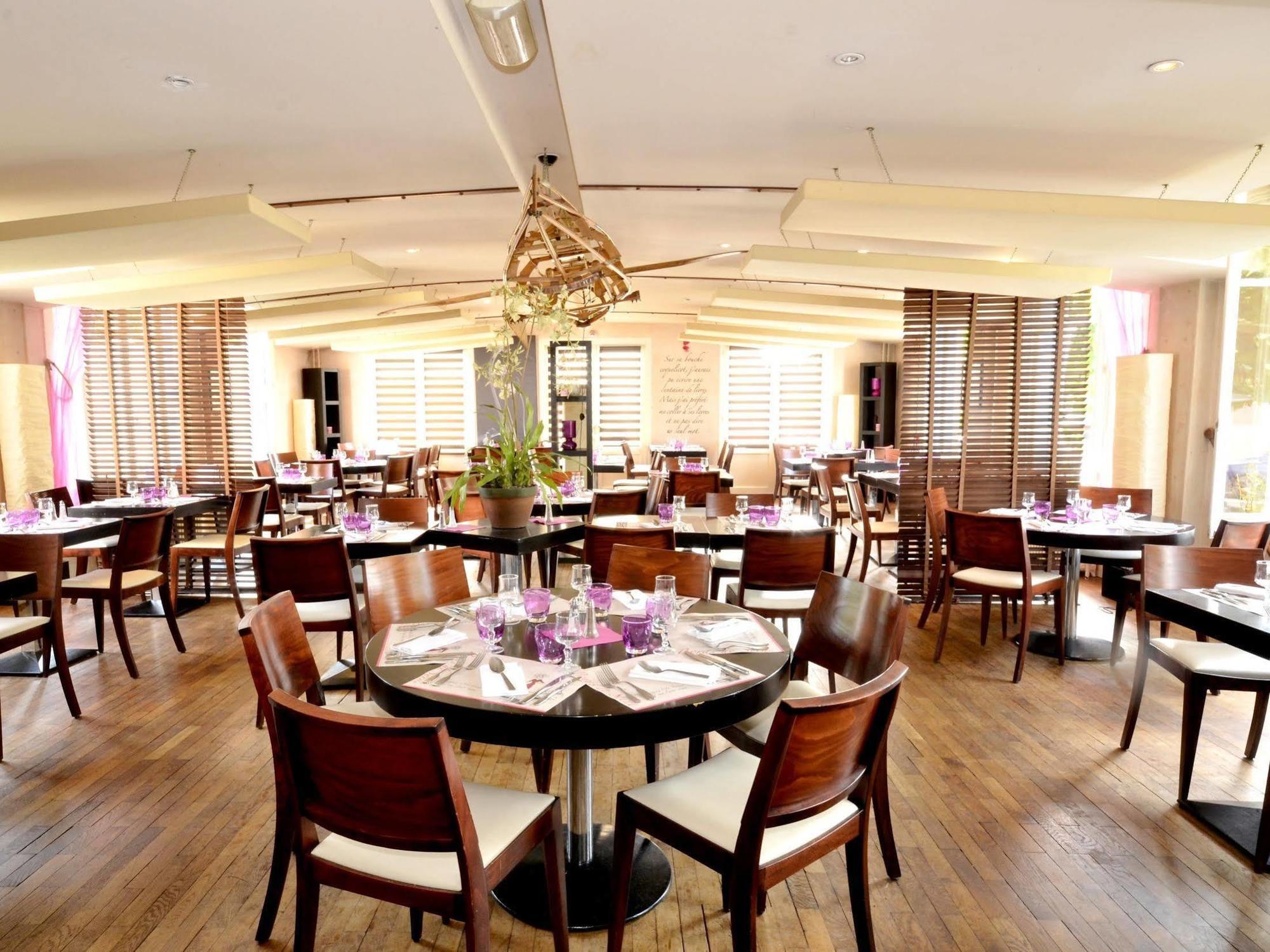 Logis Hotel & Restaurant - Les Bords De Seine ลาโรช-กูยง ภายนอก รูปภาพ