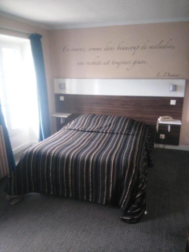 Logis Hotel & Restaurant - Les Bords De Seine ลาโรช-กูยง ภายนอก รูปภาพ