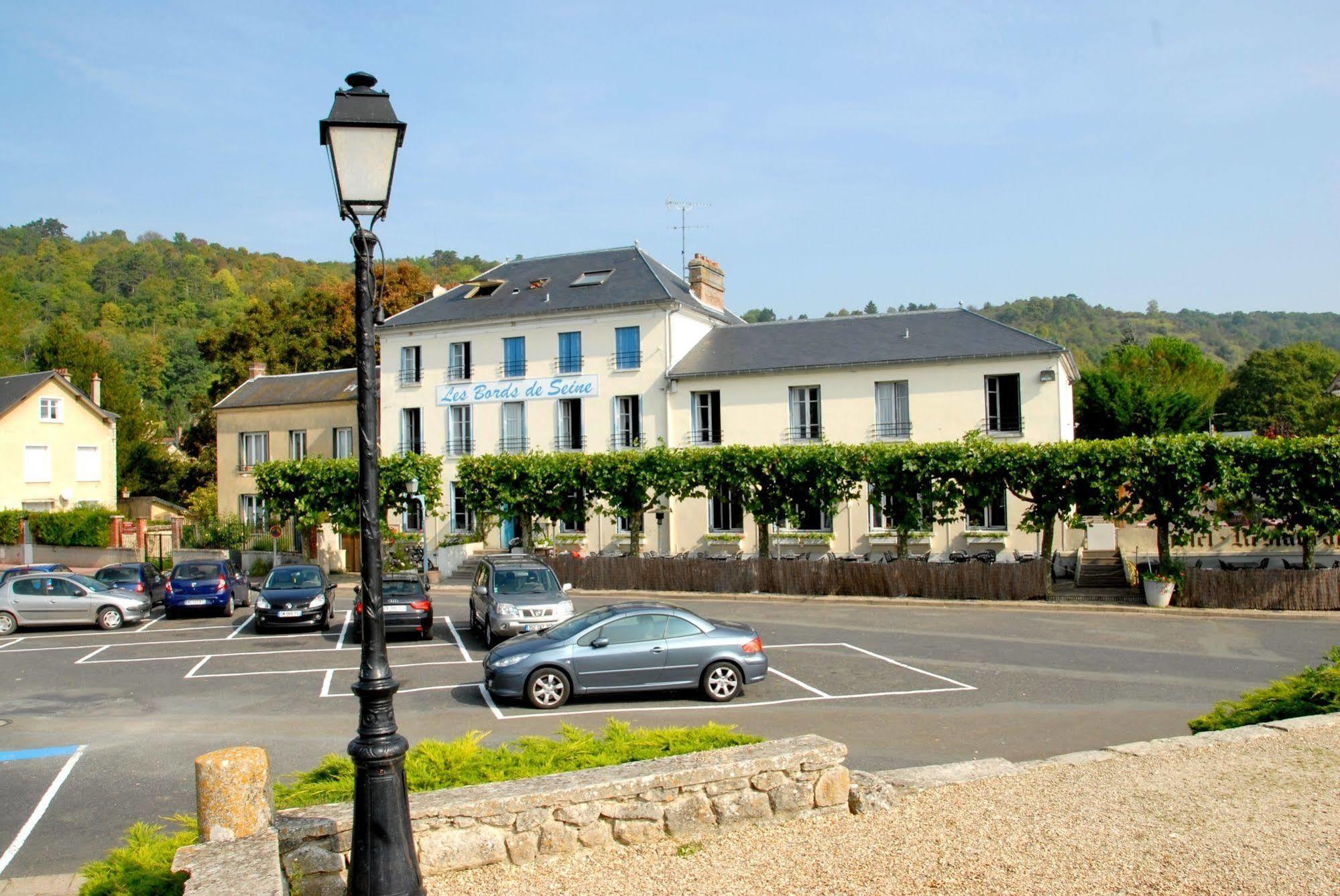 Logis Hotel & Restaurant - Les Bords De Seine ลาโรช-กูยง ภายนอก รูปภาพ